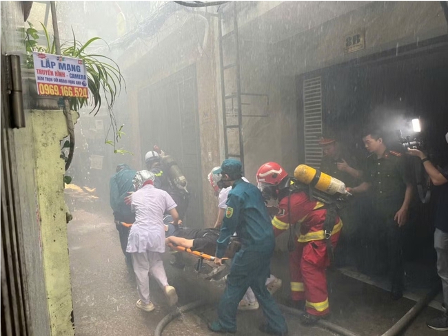 Phường Láng: Diễn tập phương án chữa cháy và cứu nạn, cứu hộ tại nhà ở nhiều căn hộ- Ảnh 11.