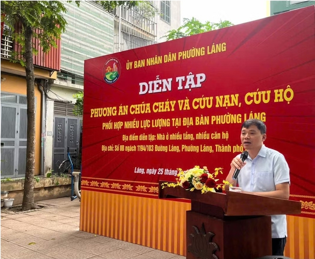 Phường Láng: Diễn tập phương án chữa cháy và cứu nạn, cứu hộ tại nhà ở nhiều căn hộ- Ảnh 2.