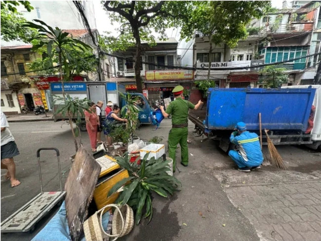 Văn Miếu - Quốc Tử Giám chuyển mình sau chiến dịch lập lại trật tự đô thị- Ảnh 3.