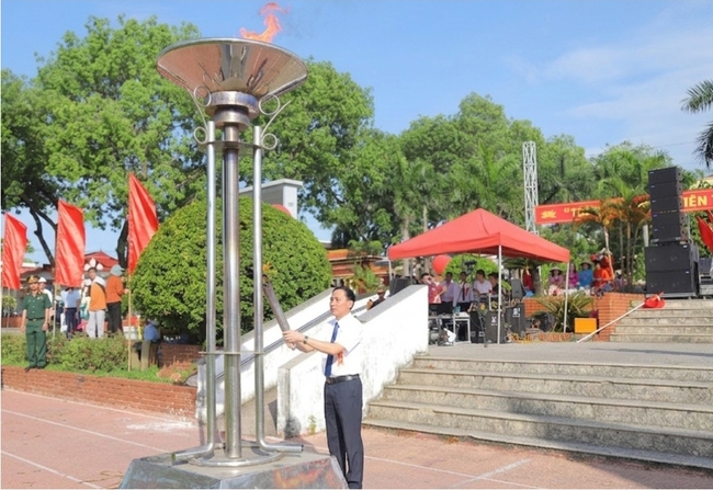 Hơn 3.000 người dự khai mạc Đại hội TDTT xã Lục Nam lần thứ I- Ảnh 3. Hơn 3.000 người dự khai mạc Đại hội TDTT xã Lục Nam lần thứ I- Ảnh 3.