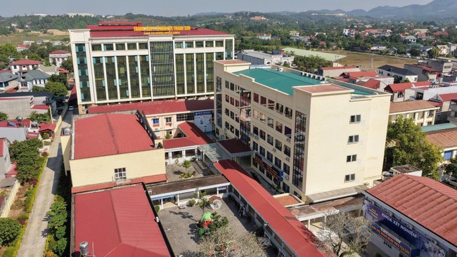 Bác sĩ Trung tâm Y tế Khu vực Thanh Sơn cảnh báo sốc nhiệt mùa nắng nóng- Ảnh 1.