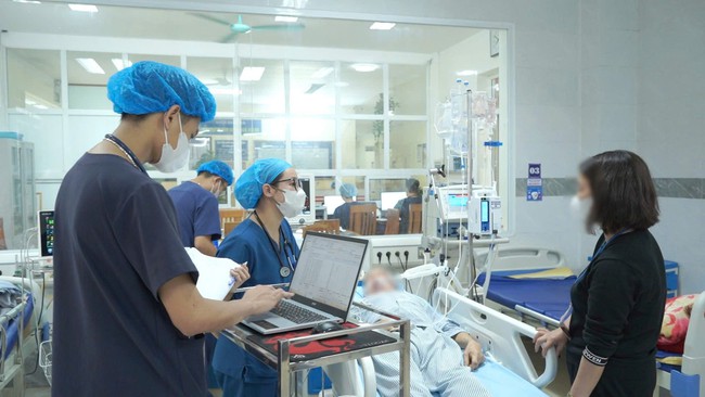 Bác sĩ Trung tâm Y tế Khu vực Thanh Sơn cảnh báo sốc nhiệt mùa nắng nóng- Ảnh 4.