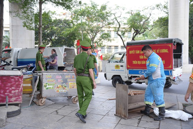 Phường Láng: Nhiều kết quả tích cực trong xử lý 5 “điểm nghẽn” đô thị- Ảnh 3.