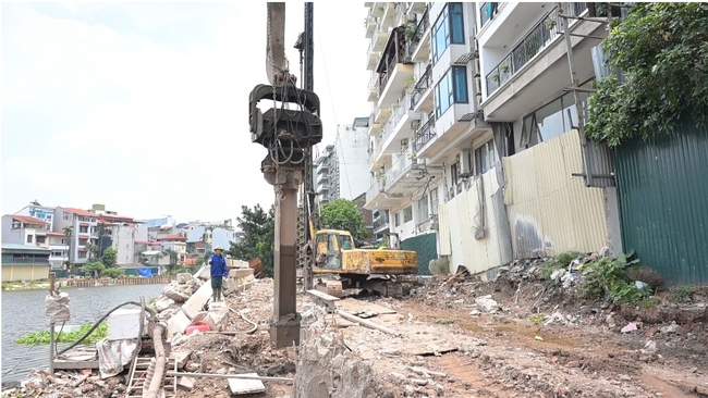 Dự án cải tạo môi trường hồ Tứ Liên từng bước tháo gỡ “điểm nghẽn” mặt bằng- Ảnh 2.