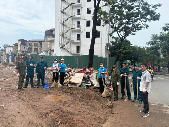 Phường Khương Đình lan tỏa phong trào bảo vệ môi trường vì Thủ đô xanh - sạch - đẹp- Ảnh 1.