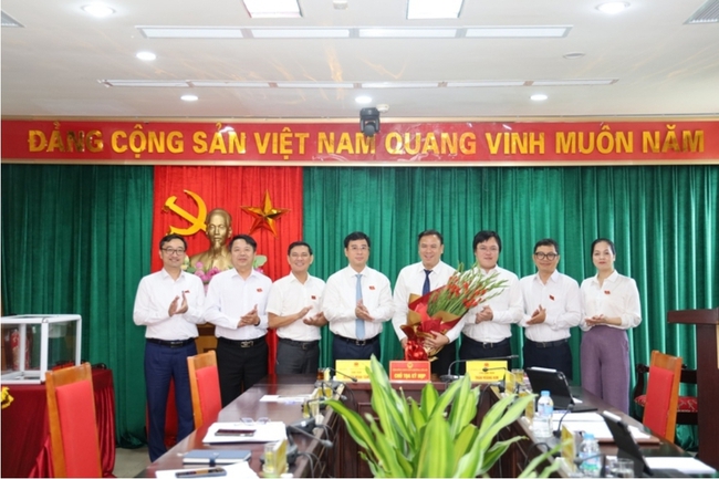 HĐND phường Yên Sở bầu đồng chí Nguyễn Thăng Long giữ chức Phó Chủ tịch UBND phường nhiệm kỳ 2026-2031- Ảnh 4. HĐND phường Yên Sở bầu đồng chí Nguyễn Thăng Long giữ chức Phó Chủ tịch UBND phường nhiệm kỳ 2026-2031- Ảnh 4.