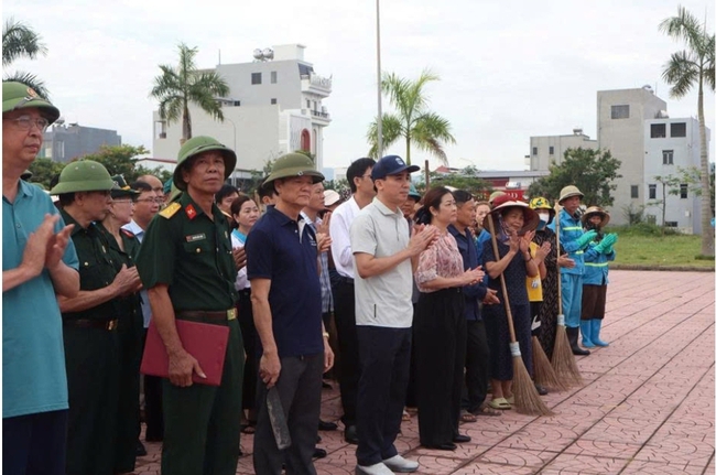 Lục Nam ra quân hưởng ứng phong trào “Toàn dân chung tay bảo vệ môi trường”- Ảnh 1. Lục Nam ra quân hưởng ứng phong trào “Toàn dân chung tay bảo vệ môi trường”- Ảnh 1.