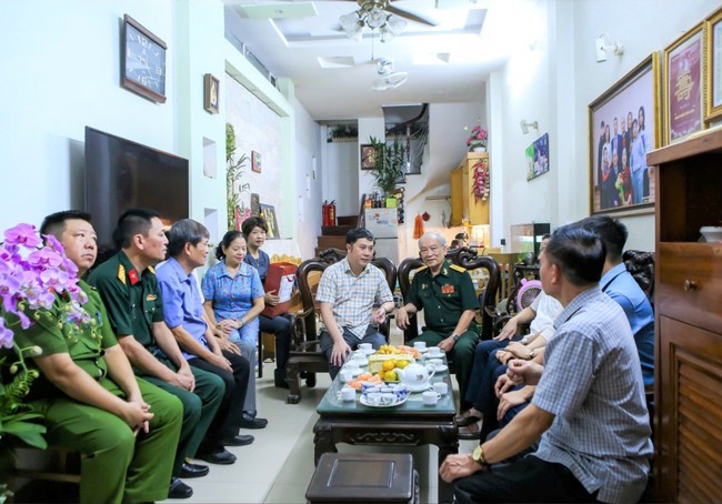 Phường Cầu Giấy: Lan tỏa nghĩa tình từ những hoạt động tri ân người có công- Ảnh 2.