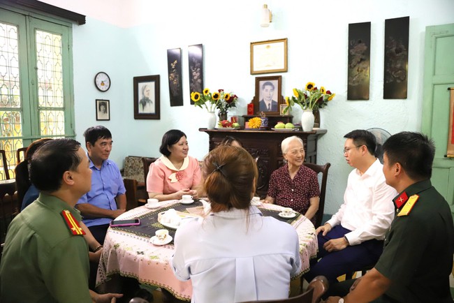 Phường Cửa Nam tổ chức nhiều hoạt động tri ân người có công- Ảnh 3.