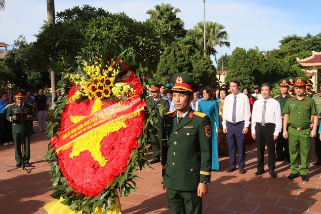 Phường Cửa Nam tổ chức nhiều hoạt động tri ân người có công- Ảnh 5.
