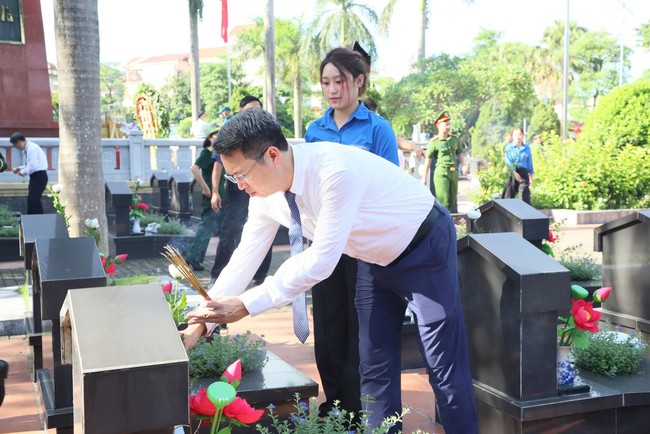 Phường Cửa Nam tổ chức nhiều hoạt động tri ân người có công- Ảnh 7.