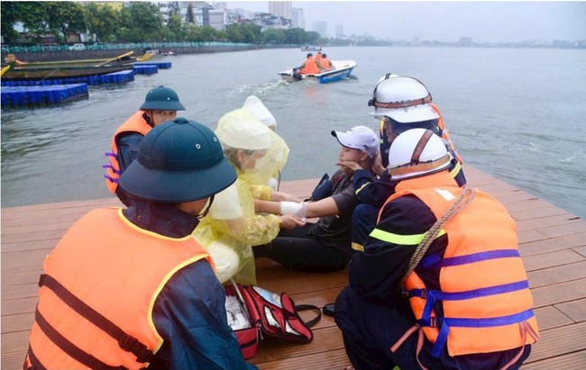 Phường Tây Hồ tăng cường năng lực ứng phó sự cố trên mặt nước Hồ Tây- Ảnh 3.