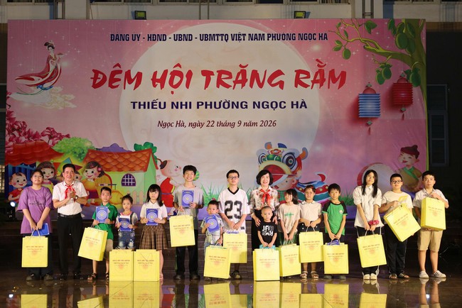 Phường Ngọc Hà lan tỏa yêu thương trong Đêm hội Trăng rằm thiếu nhi năm 2026- Ảnh 6.