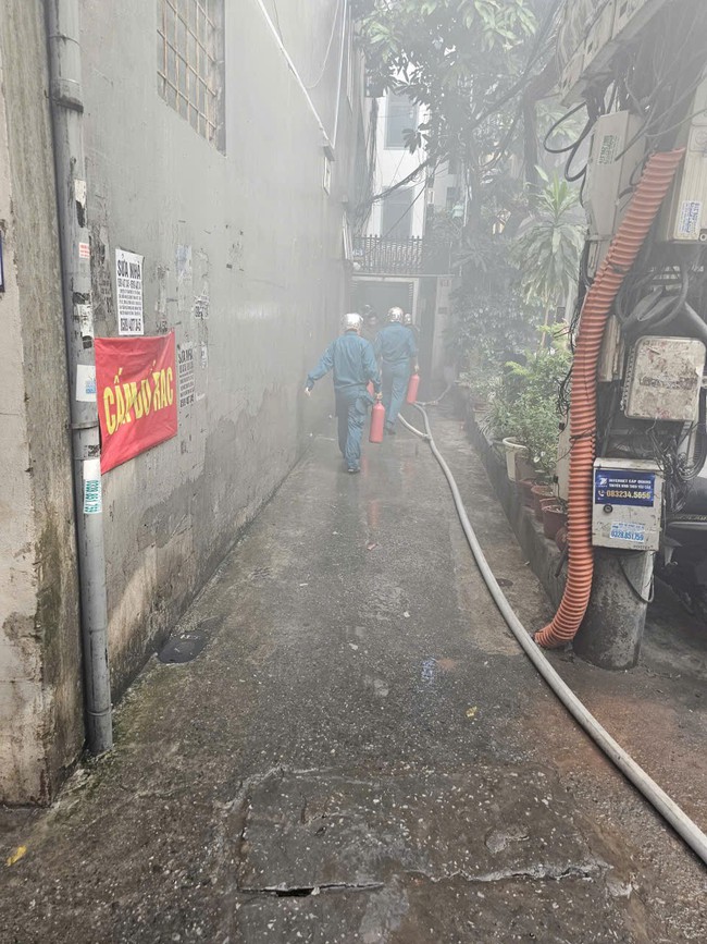 Phường Đống Đa diễn tập phương án chữa cháy, cứu nạn tại khu nhà ở nhiều căn hộ- Ảnh 1.