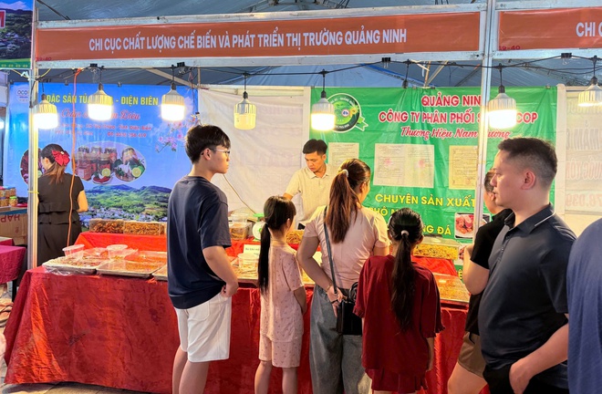 Sôi động Hội chợ Xúc tiến thương mại và sản phẩm OCOP tỉnh Điện Biên 2026- Ảnh 6.