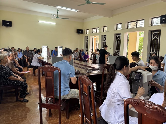Hưng Yên: Mang ánh sáng và niềm tin đến người cao tuổi qua Chương trình “Mắt sáng cho người cao tuổi”- Ảnh 2.