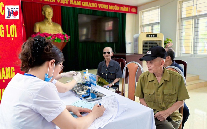 Bệnh viện Kiến An khám sức khỏe định kỳ miễn phí cho người cao tuổi phường Phù Liễn- Ảnh 3.