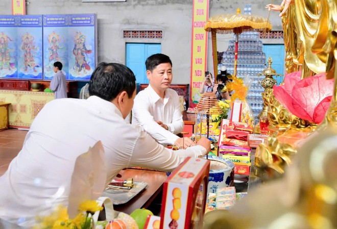 Nghệ An: Hội nhà báo dâng hương tri ân 555 nhà báo liệt sĩ tại Âu Lạc Cổ Tự - Ảnh 5.