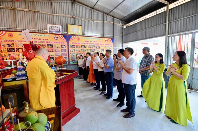 Nghệ An: Hội nhà báo dâng hương tri ân 555 nhà báo liệt sĩ tại Âu Lạc Cổ Tự - Ảnh 3.