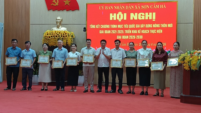Xã Sơn Cẩm Hà: Xây dựng nông thôn mới làm nền tảng cho phát triển bền vững- Ảnh 5.