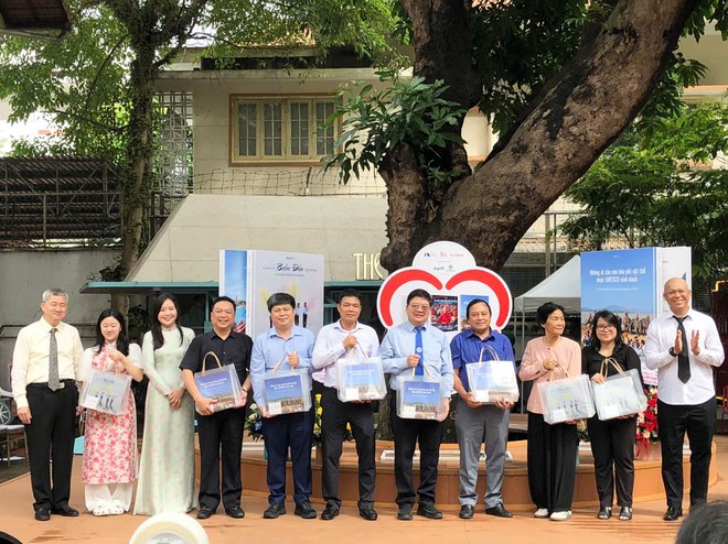 Nghệ sỹ Nhiếp ảnh Nguyễn Á xác lập Kỷ lục Việt Nam sau 16 năm kể chuyện về văn hóa và biển đảo- Ảnh 10.