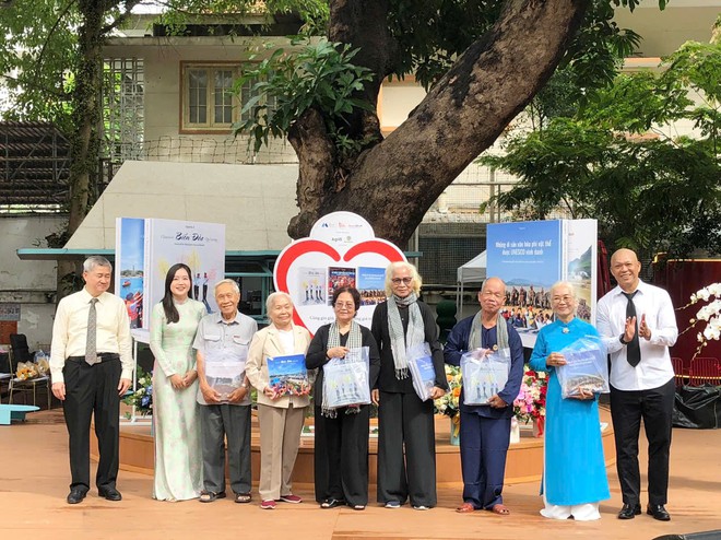 Nghệ sỹ Nhiếp ảnh Nguyễn Á xác lập Kỷ lục Việt Nam sau 16 năm kể chuyện về văn hóa và biển đảo- Ảnh 9.