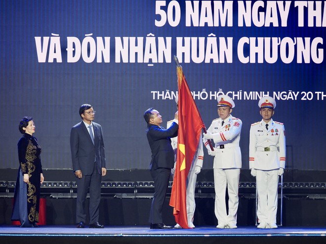 Vinamilk đón nhận Huân chương Độc lập hạng Nhất tại dấu mốc 50 năm- Ảnh 2.