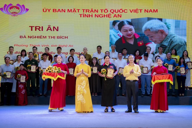 Hơn 500 tỷ đồng và chung một “Nghĩa tình dòng Lam” nơi mạch nguồn xứ Nghệ. - Ảnh 11.