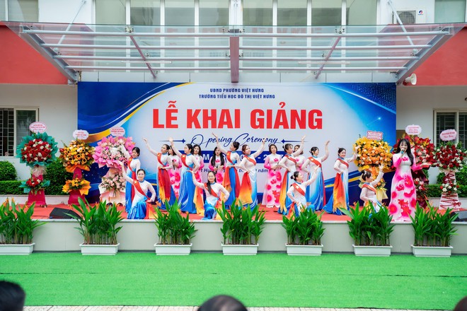 Rộn ràng ngày hội khai giảng tại Trường Tiểu học Đô thị Việt Hưng- Ảnh 1.