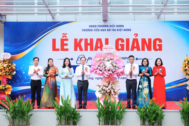 Rộn ràng ngày hội khai giảng tại Trường Tiểu học Đô thị Việt Hưng- Ảnh 3.