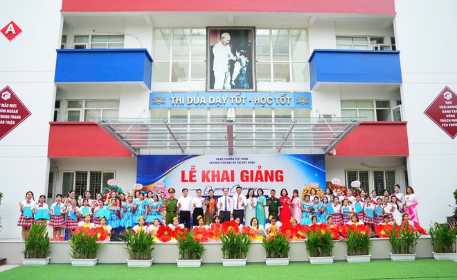 Rộn ràng ngày hội khai giảng tại Trường Tiểu học Đô thị Việt Hưng- Ảnh 2.