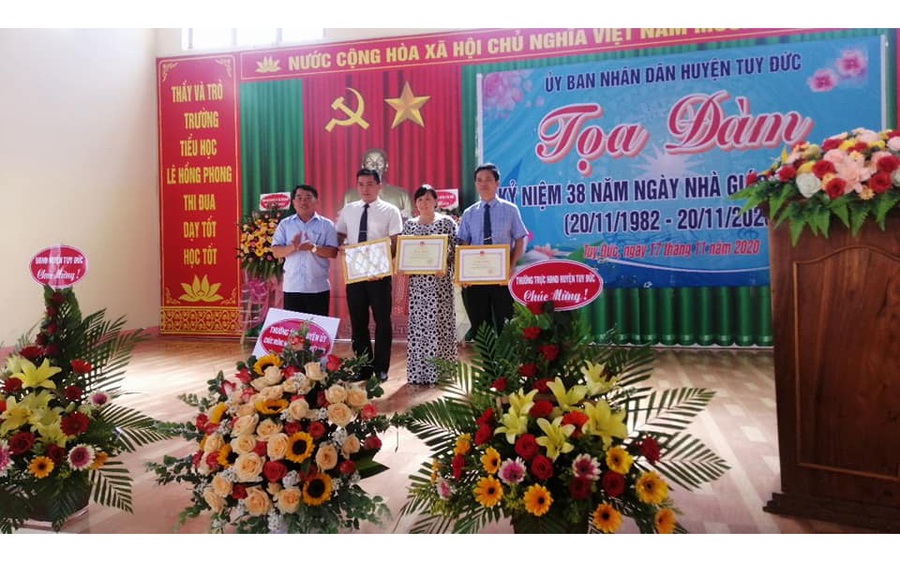 Huyện Tuy Đức (Đắk Nông): Tổ chức tọa đàm chào mừng 38 năm Ngày Nhà giáo Việt Nam