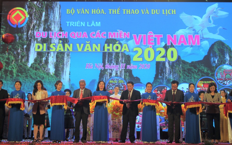 Triển lãm "Du lịch qua các miền Di sản văn hóa Việt Nam năm 2020"