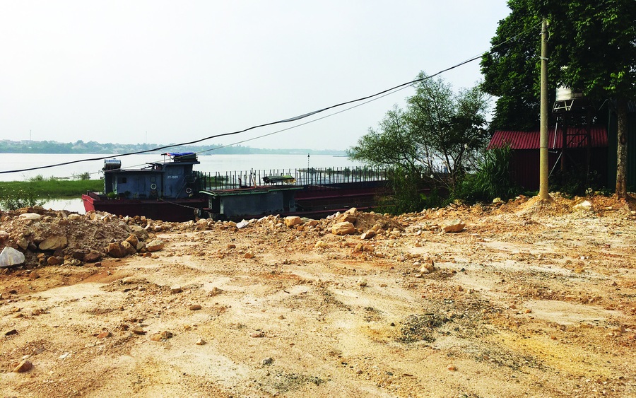 Thanh Thủy (Phú Thọ): Bất chấp lệnh tháo dỡ, bến thủy nội địa xã Tân Phương vẫn hoạt động