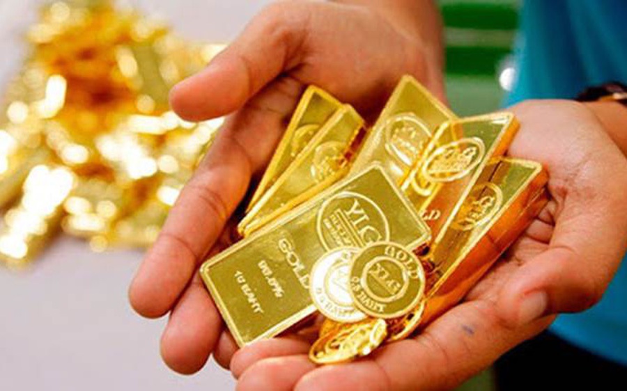 Giá vàng 9/9: Tiếp tục giằng co do áp lực dầu với USD