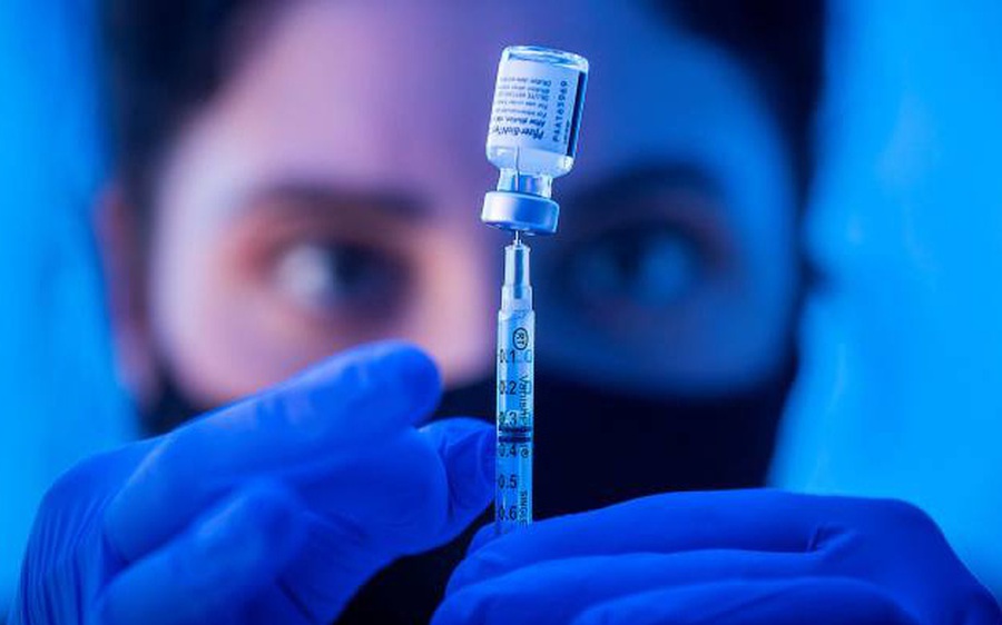 Pfizer và Moderna tăng giá vaccine bất chấp thu lãi hàng chục tỷ USD do biến thể Delta hoành hành
