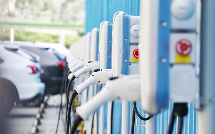 Muốn Pin Xe Điện Bền Hơn Nên Dùng Sạc Chậm Hay Sạc Nhanh? Câu Trả Lời Chính Xác Không Phải Ai Cũng Biết Muốn Pin Xe Điện Bền Hơn Nên Dùng Sạc Chậm Hay Sạc Nhanh? Câu Trả Lời Chính Xác Không Phải Ai Cũng Biết