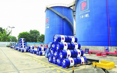 Giá xăng, dầu cùng tăng, RON95-III vượt mức 20.000 đồng/lít