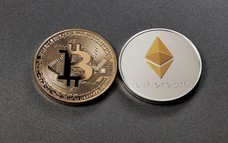 Giá Bitcoin hôm nay 27/10: Bitcoin lao dốc trước thềm cuộc họp Fed