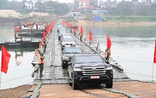 Phú Thọ:Thông xe cầu phao sông Lô sáng 29 Tết