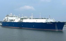 Thêm 27.000 tấn LNG cập cảng TP HCM