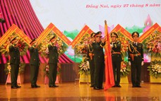 Trường Đại học Nguyễn Huệ đón nhận Huân chương Bảo vệ Tổ quốc hạng Nhất
