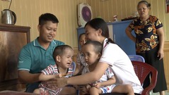 Thái Bình: Trao tặng 21 triệu đồng cho 2 bé bị mắc tim bẩm sinh