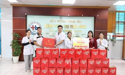 Công ty Cổ phần Quốc tế Bảo Hưng trao quà Tết cho bệnh nhi