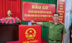 Tổ bỏ phiếu số 31, Công an phường Hưng Phú hoàn thành bầu cử sớm, sẵn sàng bảo vệ ngày hội toàn dân