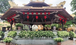 Hàng nghìn bông hoa loa kèn “đánh thức” không gian Nhà Bát Giác trước giờ G “Hà Nội bình yên”