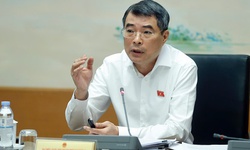 Thủ tướng Lê Minh Hưng đề nghị các đại biểu Quốc hội ủng hộ nâng ngưỡng chịu thuế với hộ kinh doanh