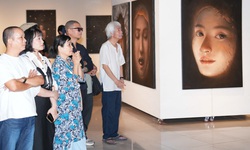 Khai mạc triển lãm "Nguồn sống" của họa sĩ Phạm Anh tại Hà Nội