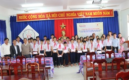 25 học sinh nhận học bổng Nguyễn Văn Trỗi năm thứ 6