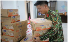 Người lao động Vinamilk góp ngày lương, hỗ trợ người miền trung mùa bão lũ gần 4 tỷ đồng